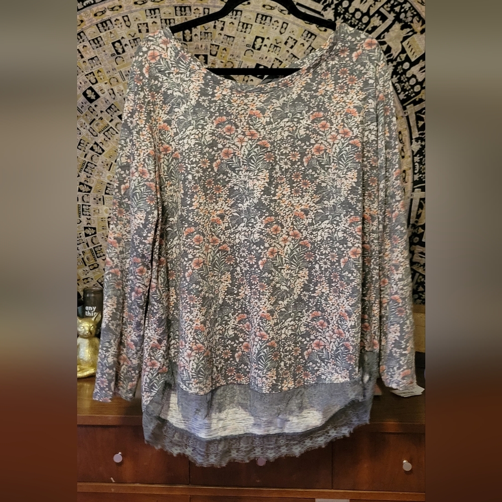 Lauren Conrad Tie Back Floral Top Long Sleeve with Lace Trim